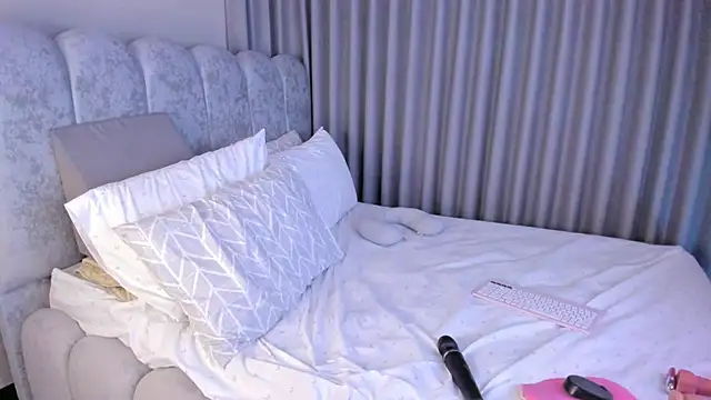 Snapshot of ashlyestone chatting on 02-04-26, 12:49 ashlyestone online show from 02-04-26, 12:49