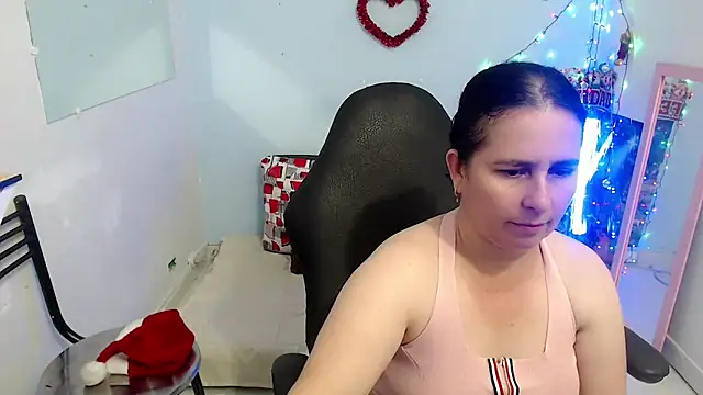 victoria jones online show from 12-17-25, 02:45