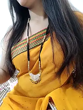 Snapshot of Diya_Chopra chatting on 03-08-25, 05:17 Diya Chopra online show from 03-08-25, 05:17