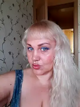 Snapshot of IsabellaBoni chatting on 11-13-25, 06:56 IsabellaBoni online show from 11-13-25, 06:56