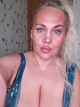 Snapshot of IsabellaBoni chatting on 12-14-25, 07:25 IsabellaBoni online show from 12-14-25, 07:25