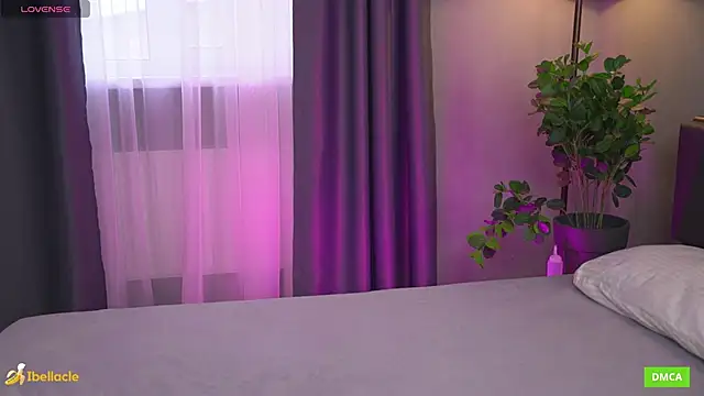 Snapshot of Bellacle chatting on 10-12-25, 08:02 Bellacle online show from 10-12-25, 08:02