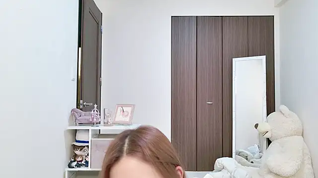 Snapshot of -SHINON- chatting on 12-22-24, 10:17 -SHINON- online show from 12-22-24, 10:17