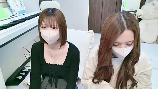 Snapshot of -SHINON- chatting on 12-28-24, 03:04 -SHINON- online show from 12-28-24, 03:04