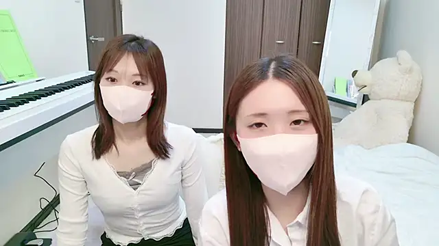 Snapshot of -SHINON- chatting on 02-11-25, 10:04 -SHINON- online show from 02-11-25, 10:04