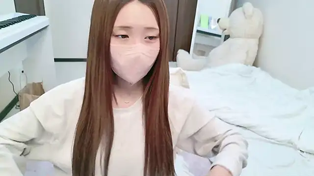 Snapshot of -SHINON- chatting on 02-28-25, 01:25 -SHINON- online show from 02-28-25, 01:25