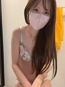 Snapshot of -SHINON- chatting on 06-11-26, 02:04 -SHINON- online show from 06-11-26, 02:04