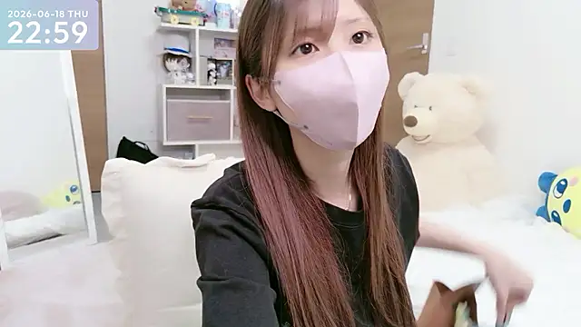 Snapshot of -SHINON- chatting on 06-18-26, 01:59 -SHINON- online show from 06-18-26, 01:59