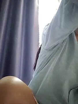 Snapshot of Baby-sexytits18 chatting on 10-04-25, 02:31 Baby-sexytits18 online show from 10-04-25, 02:31