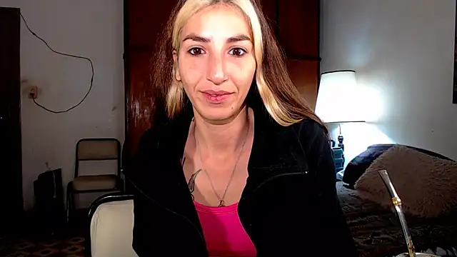 Snapshot of stephieval_ chatting on 06-16-26, 07:33 stephieval online show from 06-16-26, 07:33