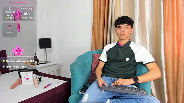 Snapshot of Santy_carrington chatting on 01-11-25, 05:29 Santy carrington online show from 01-11-25, 05:29