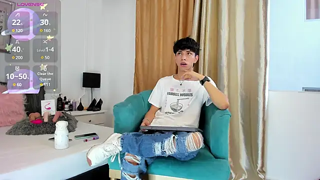 Snapshot of Santy_carrington chatting on 01-24-25, 12:52 Santy carrington online show from 01-24-25, 12:52