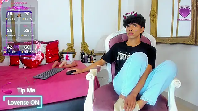 Snapshot of Santy_carrington chatting on 02-04-25, 09:41 Santy carrington online show from 02-04-25, 09:41