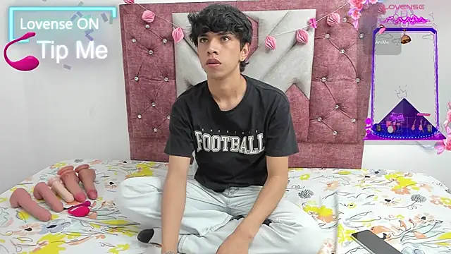 Snapshot of Santy_carrington chatting on 03-04-25, 09:11 Santy carrington online show from 03-04-25, 09:11