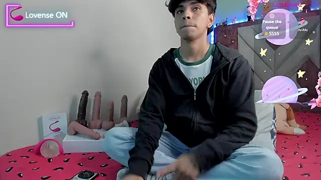 Snapshot of Santy_carrington chatting on 09-24-25, 03:21 Santy carrington online show from 09-24-25, 03:21