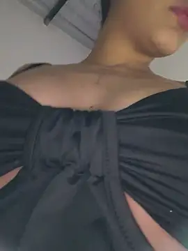 Snapshot of jaderossxx chatting on 07-01-26, 02:13 jaderossxx online show from 07-01-26, 02:13