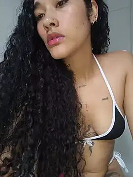 Snapshot of jaderossxx chatting on 07-14-26, 04:02 jaderossxx online show from 07-14-26, 04:02