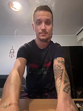 Snapshot of BWC69_69_69 chatting on 12-21-24, 03:42 BWC69 69 69 online show from 12-21-24, 03:42