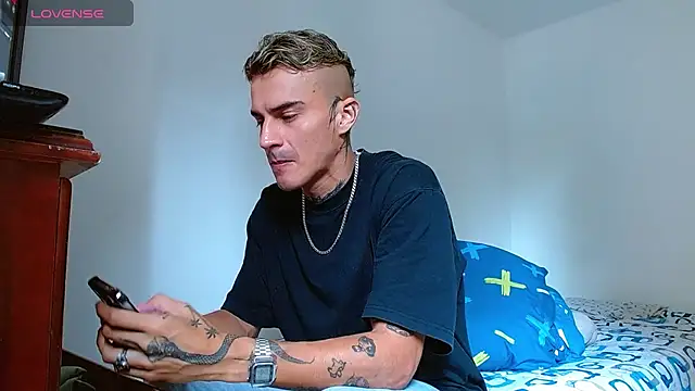 bray hotboy777 online show from 10-25-25, 03:40