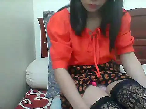 Snapshot of Dumani99 chatting on 12-17-25, 02:06 Dumani99 online show from 12-17-25, 02:06