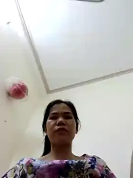 Snapshot of Dumani99 chatting on 04-14-26, 01:44 Dumani99 online show from 04-14-26, 01:44