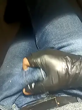 Snapshot of franko1987 chatting on 01-04-25, 12:27 franko1987 online show from 01-04-25, 12:27