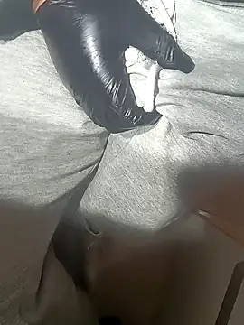 Snapshot of franko1987 chatting on 01-16-25, 01:14 franko1987 online show from 01-16-25, 01:14