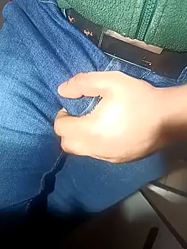 Snapshot of franko1987 chatting on 01-31-25, 09:48 franko1987 online show from 01-31-25, 09:48