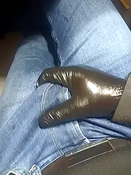 Snapshot of franko1987 chatting on 02-03-25, 05:40 franko1987 online show from 02-03-25, 05:40