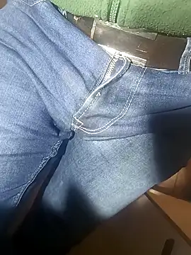 Snapshot of franko1987 chatting on 02-07-25, 05:10 franko1987 online show from 02-07-25, 05:10