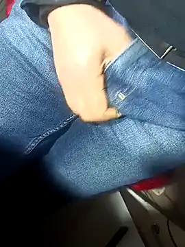 Snapshot of franko1987 chatting on 02-25-25, 01:06 franko1987 online show from 02-25-25, 01:06