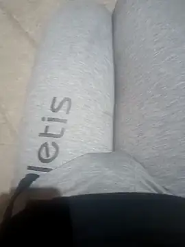 Snapshot of franko1987 chatting on 02-27-25, 03:58 franko1987 online show from 02-27-25, 03:58