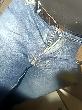 Snapshot of franko1987 chatting on 03-09-25, 05:33 franko1987 online show from 03-09-25, 05:33