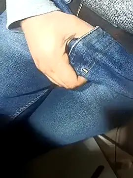 Snapshot of franko1987 chatting on 03-18-25, 04:37 franko1987 online show from 03-18-25, 04:37