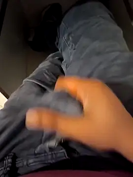 Snapshot of franko1987 chatting on 09-28-25, 05:24 franko1987 online show from 09-28-25, 05:24