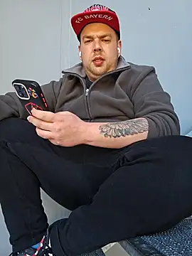 PupW0lfy online show from 03-19-25, 11:17