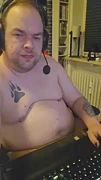 Snapshot of PupW0lfy chatting on 02-22-26, 07:23 PupW0lfy online show from 02-22-26, 07:23