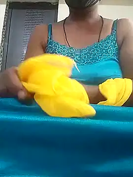 Snapshot of Tamil--Rani chatting on 01-06-25, 06:03 Tamil--Rani online show from 01-06-25, 06:03