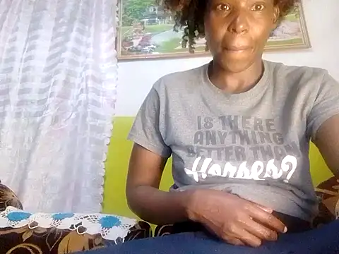 Snapshot of Claris2 chatting on 09-18-25, 08:00 Claris2 online show from 09-18-25, 08:00