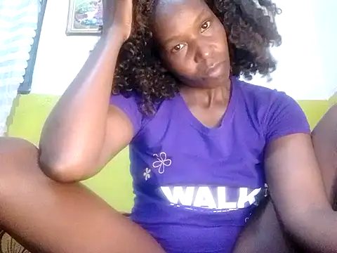 Snapshot of Claris2 chatting on 10-25-25, 08:03 Claris2 online show from 10-25-25, 08:03