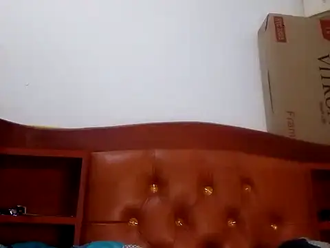 Snapshot of Claris2 chatting on 11-02-25, 05:59 Claris2 online show from 11-02-25, 05:59