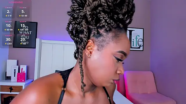 Britanymooree online show from 01-08-26, 07:38