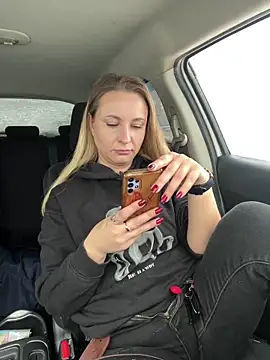 OlgaBuzzz online show from 12-22-25, 06:32