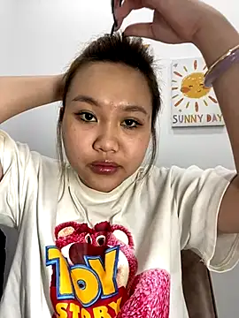 Odette68 online show from 12-18-25, 05:46