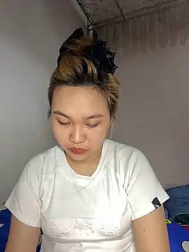 Snapshot of Odette68 chatting on 06-11-26, 12:19 Odette68 online show from 06-11-26, 12:19