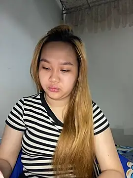 Snapshot of Odette68 chatting on 06-22-26, 12:45 Odette68 online show from 06-22-26, 12:45