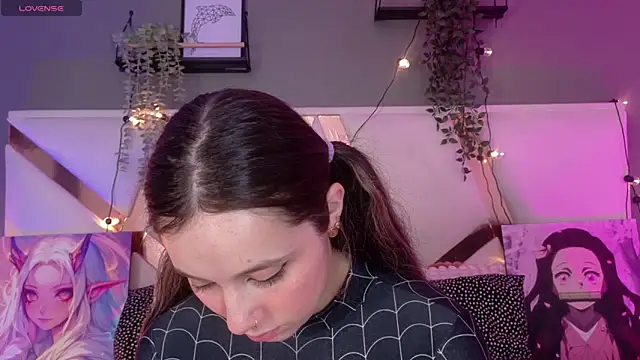 Snapshot of AmbarHills_1 chatting on 11-08-25, 11:54 AmbarHills 1 online show from 11-08-25, 11:54