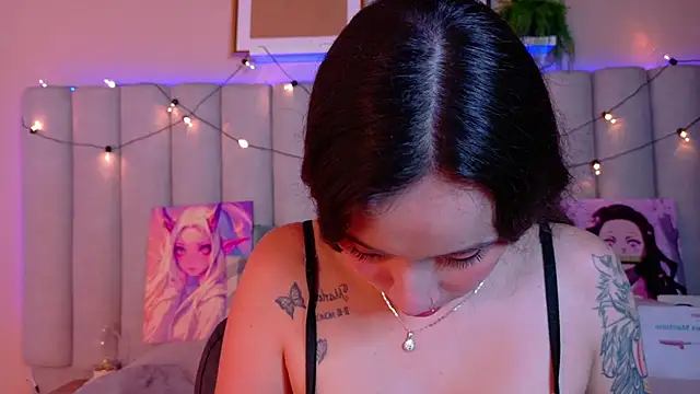 Snapshot of AmbarHills_1 chatting on 11-10-25, 11:42 AmbarHills 1 online show from 11-10-25, 11:42