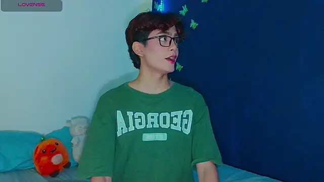 Snapshot of arnold_laurent_ chatting on 12-04-25, 05:17 arnold laurent online show from 12-04-25, 05:17