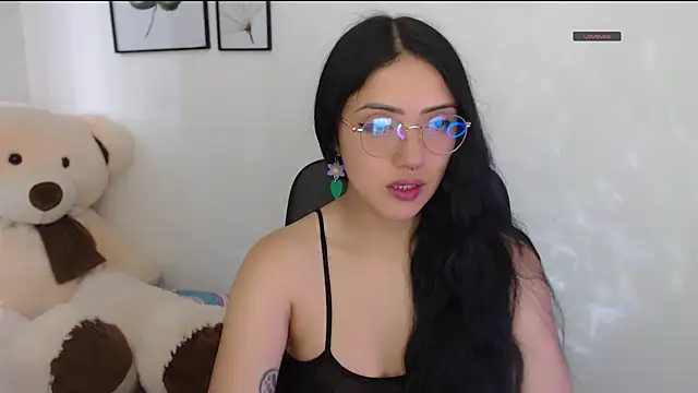 Snapshot of Suzanne_abbey chatting on 10-08-25, 10:07 Suzanne abbey online show from 10-08-25, 10:07